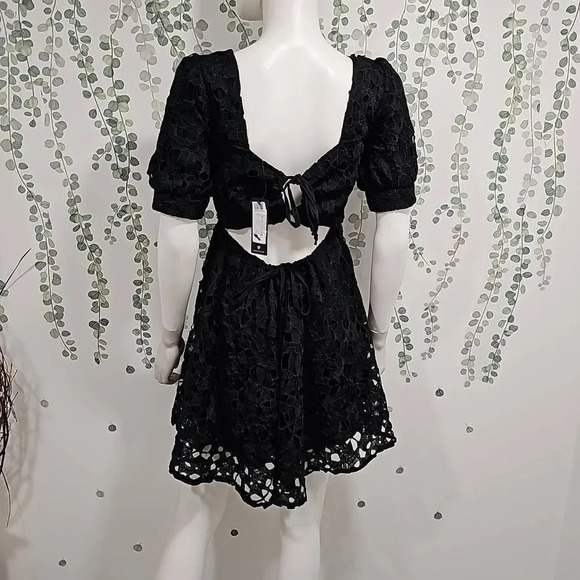 Lulu's For a Moment Black Lace Cutout Mini Skater Dress Size M - Picture 6 of 12